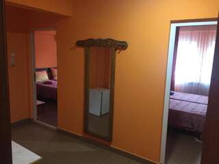 Гостевой дом Oriana Констанца Двухместный номер с 2 отдельными кроватями и общей ванной комнатой-1